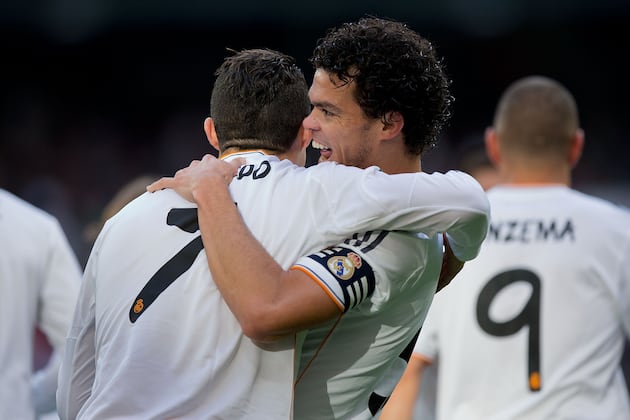 Cristiano Ronaldo Suffers FIFA Bias but Is Above Zlatan Ibrahimovic, Says Pepe