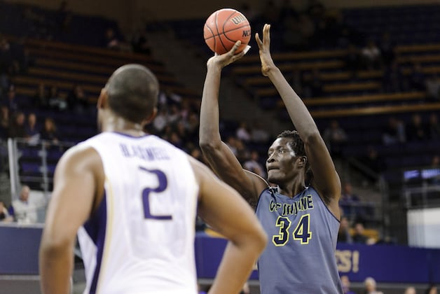 Ndiaye, the Nation's Tallest Player, Scored 18 Points to Lead UC Irvine to Win