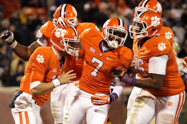Clemson Remains in BCS Contention