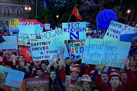 Photos: Best College GameDay Signs in Los Angeles for Stanford-USC