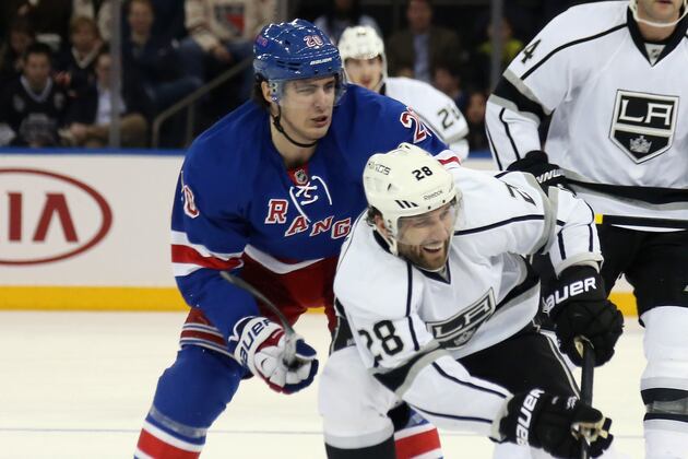 Dernière chance de la saison! Hi-res-450314733-jarret-stoll-of-the-los-angeles-kings-skates-against_crop_north