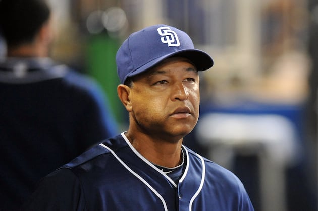 Padres Promote Dave Roberts to Bench Coach, Name Jose Valentin 1B Coach