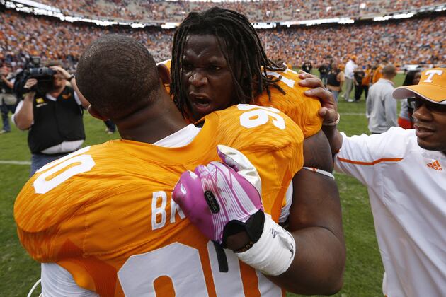 Vols Line Seeks Complete Game