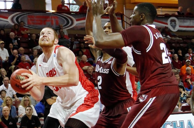 UMass (5-0) Runs over No. 19 New Mexico