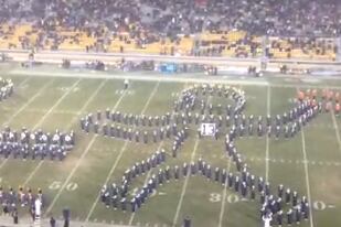 Video: ND Band Reenacted Gus Dorais' Pass to Knute Rockne at Halftime