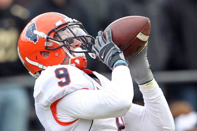Illini's Hull Continues to Leave His Mark