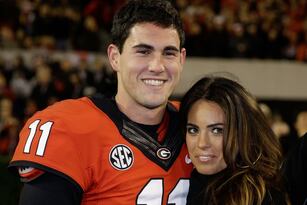 Hi-res-451643955-quarterback-aaron-murray-of-the-georgia-bulldogs-poses_crop_north