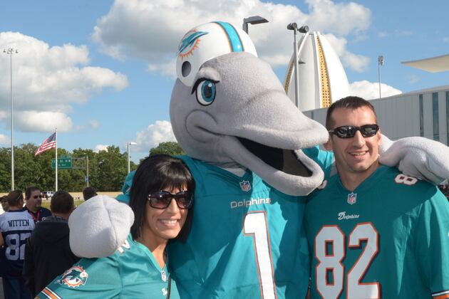 Miami Dolphins Sign Defensive Tackle A.J. Francis
