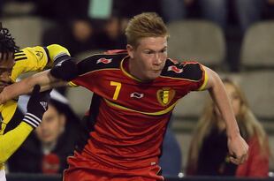 Hi-res-188021735-juan-cuadrad-of-colombia-challenges-kevin-de-bruyne-of_crop_north