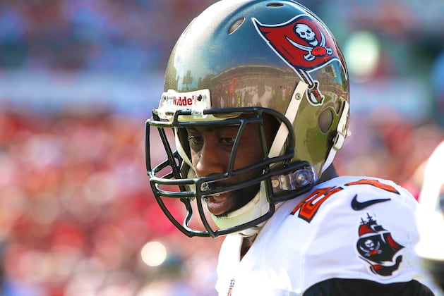 Darrelle Revis Injury: Updates on Bucs CB's Chest, Shoulder and Return