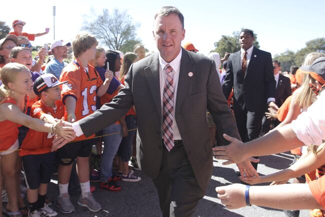 Hi-res-184222705-chad-morris-offensive-coordinator-of-the-clemson-tigers_crop_north