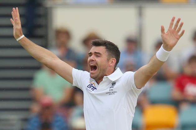 Ashes GIF: James Anderson Bowls a Short Ball, Lands Up in Chris Rogers' Jumper