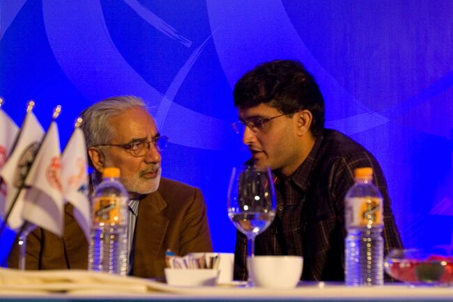 Hi-res-95871787-saurav-ganguly-captain-of-kolkatta-knight-riders-team_crop_north