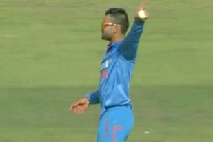 GIF: Virat Kohli Gives Quinton De Kock (135 from 121 Balls) a Big Send-Off