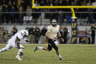 Hi-res-452572811-blake-bortles-of-the-central-florida-knights-looks-to_crop_north
