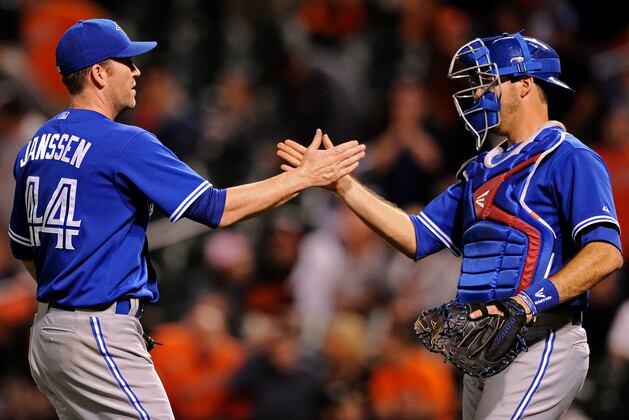 Rangers Find Second Catcher in J.P. Arencibia