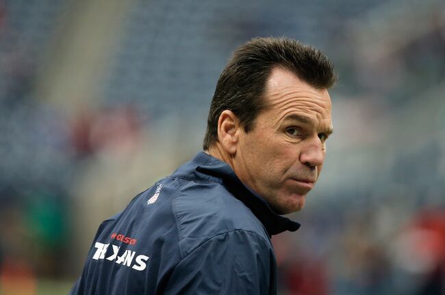 Hi-res-451751877-head-coach-gary-kubiak-of-the-houston-texans-waits-on_crop_north
