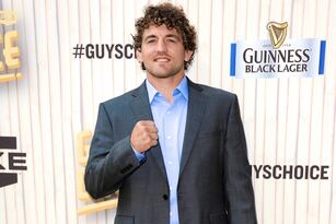 2013guyschoiceawards-arrivals_crop_north