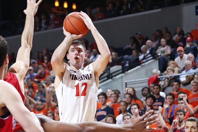 Green Bay Holds on to Beat Virginia 75-72
