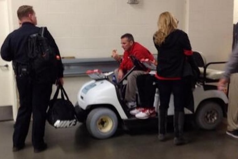 Urban Meyer Sat Sadly in a Cart Eating Pizza After Buckeyes' Big Ten Loss to MSU