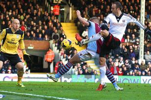Britainsoccerpremierleague_crop_north