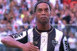 Ronaldinho Back to His Old Tricks