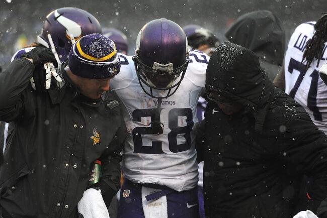 Hi-res-454302709-running-back-adrian-peterson-of-the-minnesota-vikings_crop_north