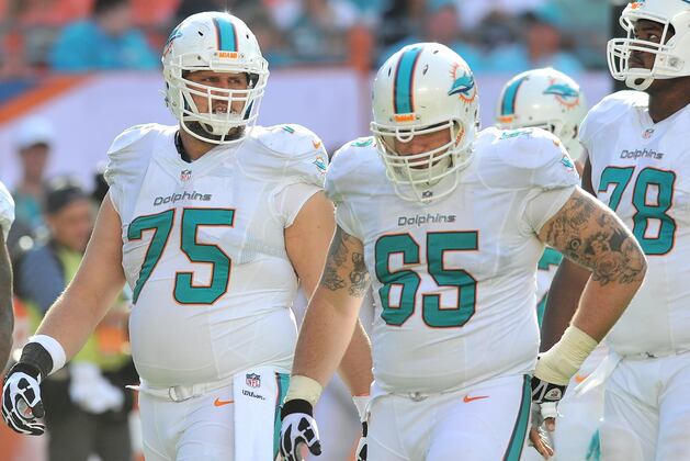 Dolphins vs. Steelers: PFF and Salguero Review