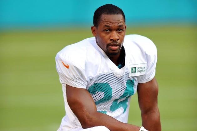 Dolphins Sign CB Rogers, Place DBs Patterson and Stanford on IR