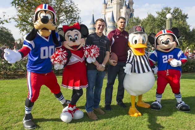 Video: Manziel, Evans Walked Around Polling Fans at Disney World