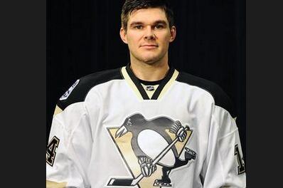 Pens Unveil Jersey for Outdoor Game in Chicago