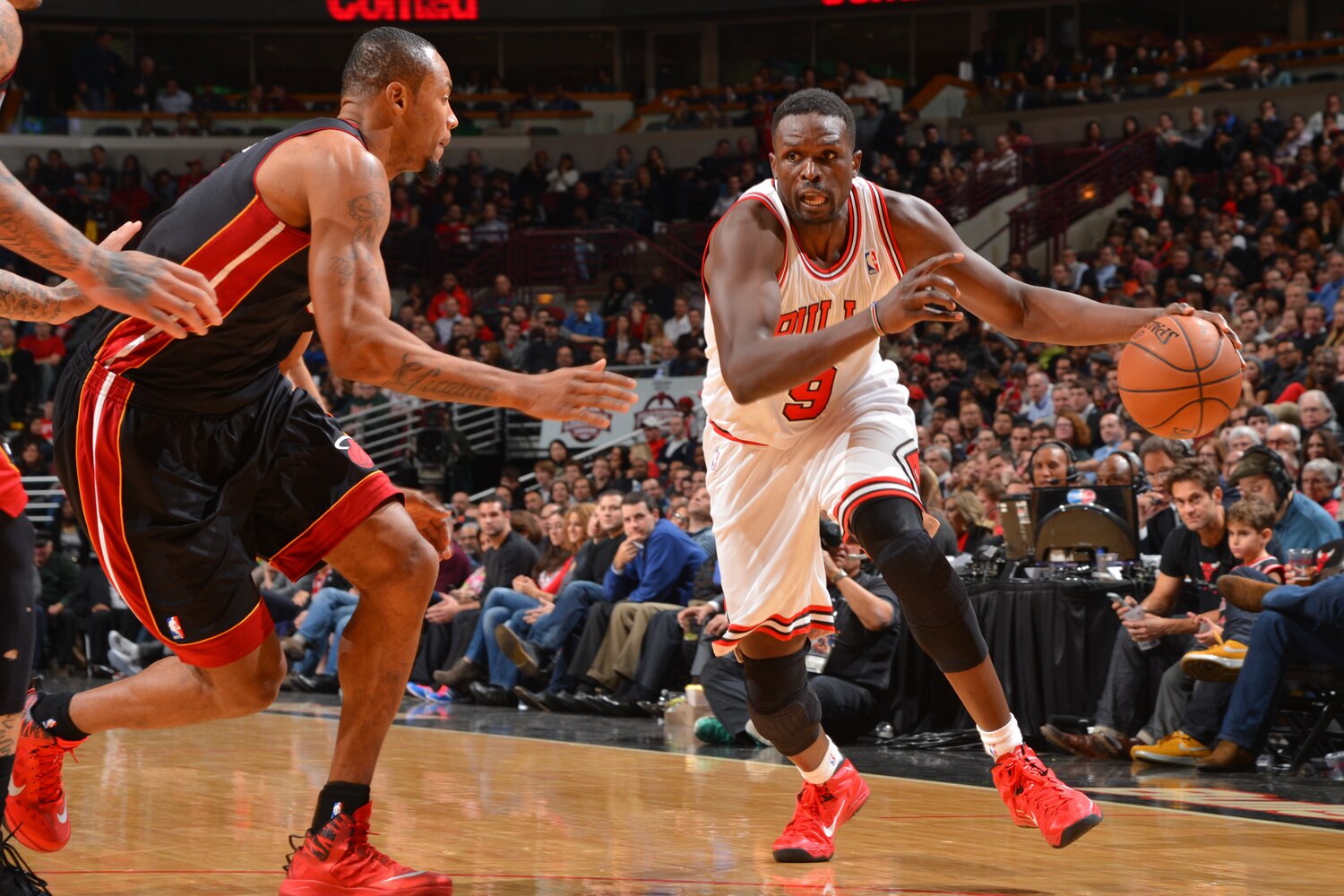 Chicago Bulls Rumors Latest on Luol Deng and Dion Waiters Bleacher