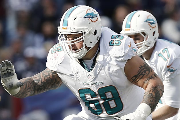 Richie Incognito Supporting Miami Dolphins During Suspension