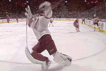 VIDEO: Coyotes Goalie Mike Smith Really Sells This Tripping Call
