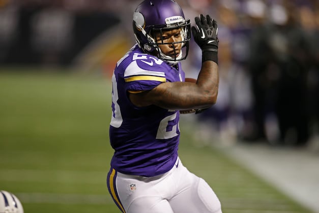Minnesota Vikings Re-Sign Remmers, Waive Banyard