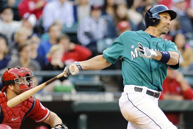 Angels Agree to One-Year Deal with Raul Ibanez