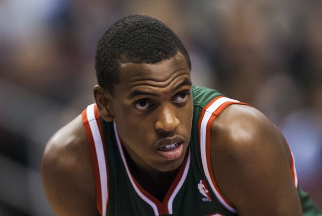 Khris Middleton Makes Buzzer Beater, but Inches Keep It from Mattering