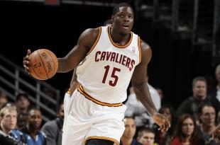 Hi-res-187012142-anthony-bennett-of-the-cleveland-cavaliers-dribbles_crop_north