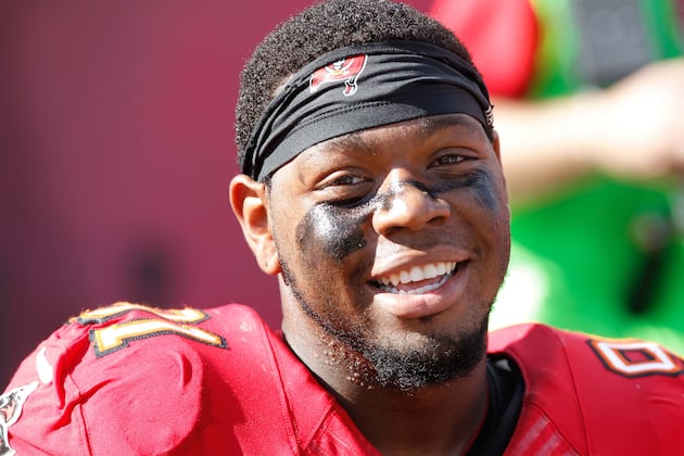 Bucs Put Bowers on IR, Sign DE Solomon
