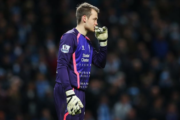 Gary Neville, Edwin Van Der Sar Blast Simon Mignolet on Twitter After Gaffe
