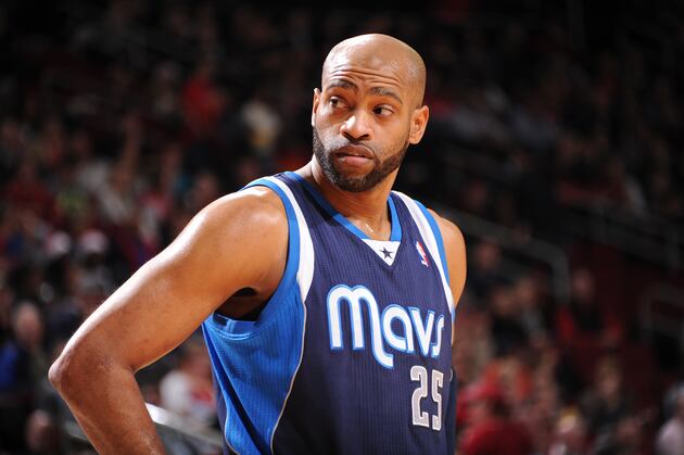 Vince Carter Becomes 10th NBA Players with 1,700 3's