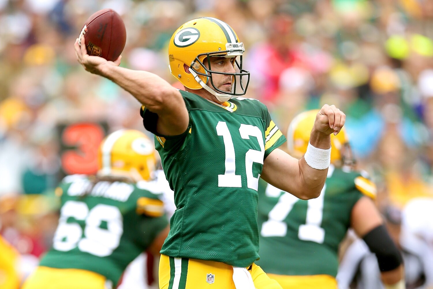 Aaron Rodgers Injury Update Will His Broken Collarbone Affect His Week