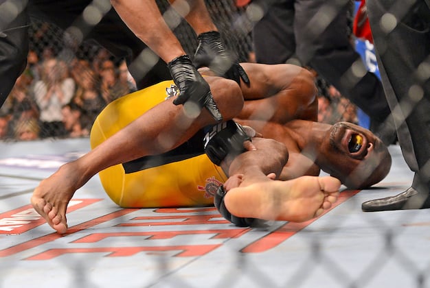 Anderson Silva Injury: Twitter Reacts to Star's Broken Leg at UFC 168