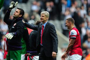 Hi-res-169057437-arsenal-manager-arsene-wenger-celebrates-with-his_crop_north