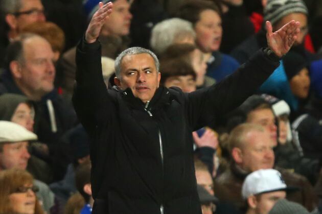 Jose Mourinho Invades Sky Interview, Accuses David Luiz of Deliberate Booking