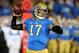 PASADENA, CA - OCTOBER 12: Brett Hundley #17 of the UCLA Bruins throws a pass against the California Golden Bears at the Rose Bowl on October 12, 2013 in Pasadena, California. UCLA won 37-10. (Photo by Stephen Dunn/Getty Images)