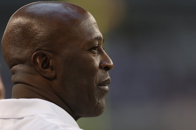 With Lovie Smith, the Tampa Bay Buccaneers Look Backward to Move Forward