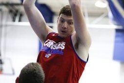 Big Patience: Transfer Hunter Mickelson Using Year to Learn