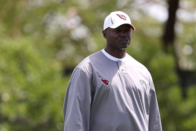 Preoccupations of Other Candidates May Give Bowles a Leg Up