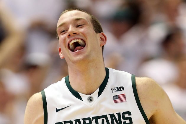Michigan State Celebrates, Tom Izzo Rages During OT Thriller Against Ohio State